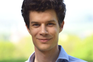 Dr. Evan Spruijt